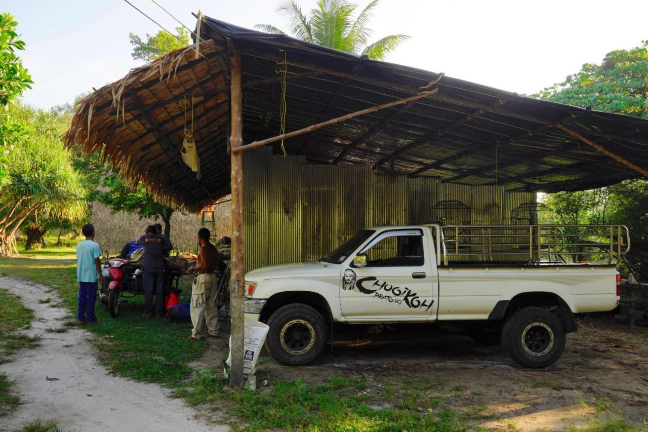 Hotel Mr. Chuoi Bar&Hut Ko Phra Thong Exterior foto